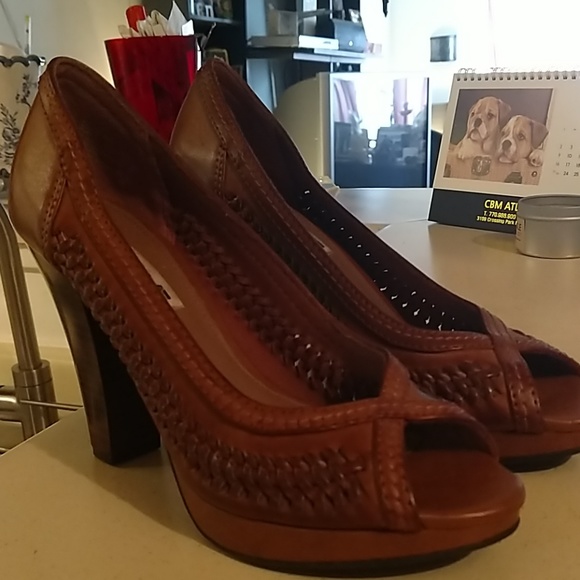 Shoes - Picture 5 of 5